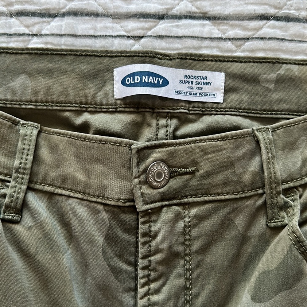 Women’s Old Navy Jeans 12 - Picture 2 of 5